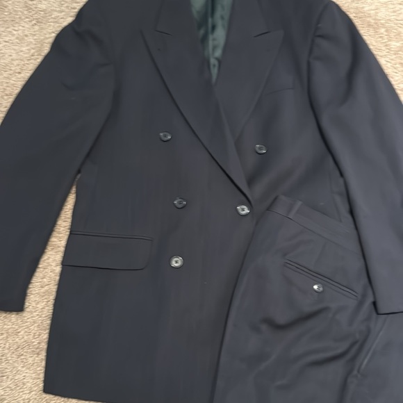 Suit - Picture 2 of 7